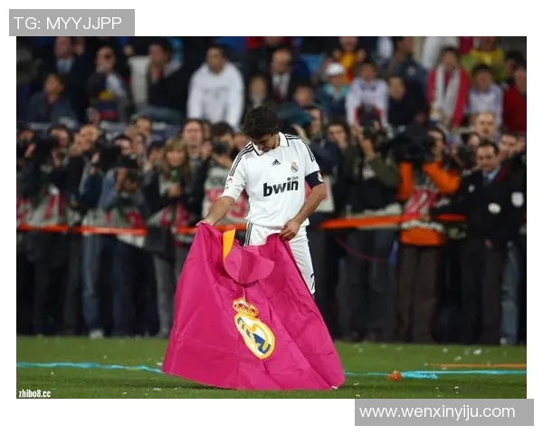 劳尔伯纳乌王子的白色传奇与西班牙足球的辉煌岁月 劳尔伯纳乌王子的白色传奇与西班牙足球的辉煌岁月